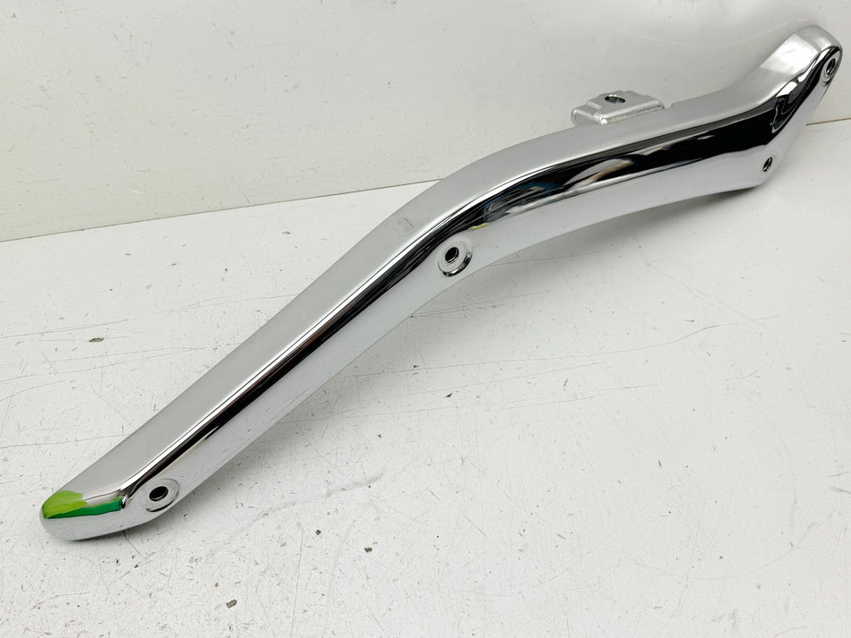 SUZUKI VLR 1800 T WVCT C 1800 R Halterung Kotflügel rechts Träger Fender Strebe
