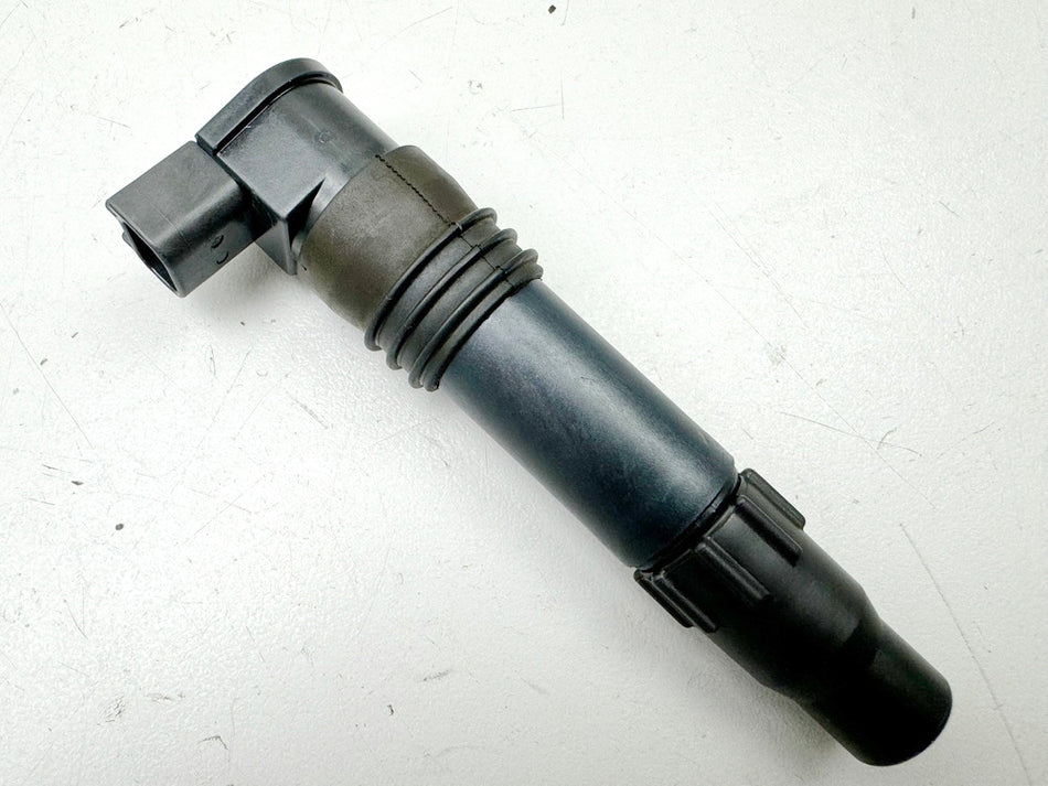 SUZUKI VLR 1800 T WVCT C 1800 R Ignition Coil Front Rear Denso Spark Plug Cap