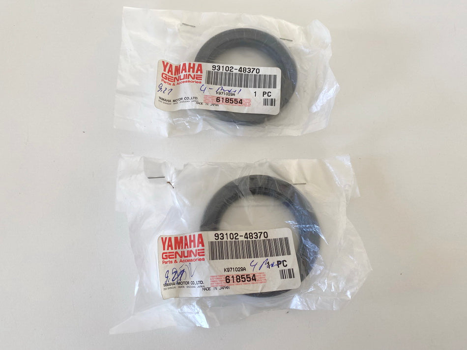 YAMAHA YFM350 Warrior original Shaft Seal Rear Wheel 2 pieces NEW