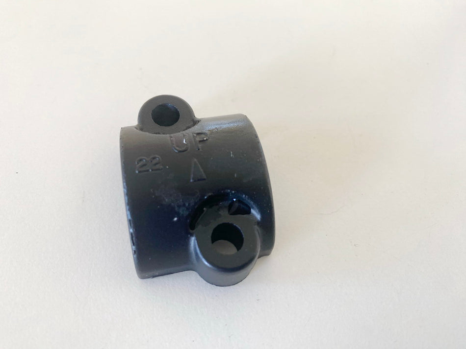 YAMAHA SR TDR TZR XV XT XTZ original Console Master Cylinder Mount - NEW