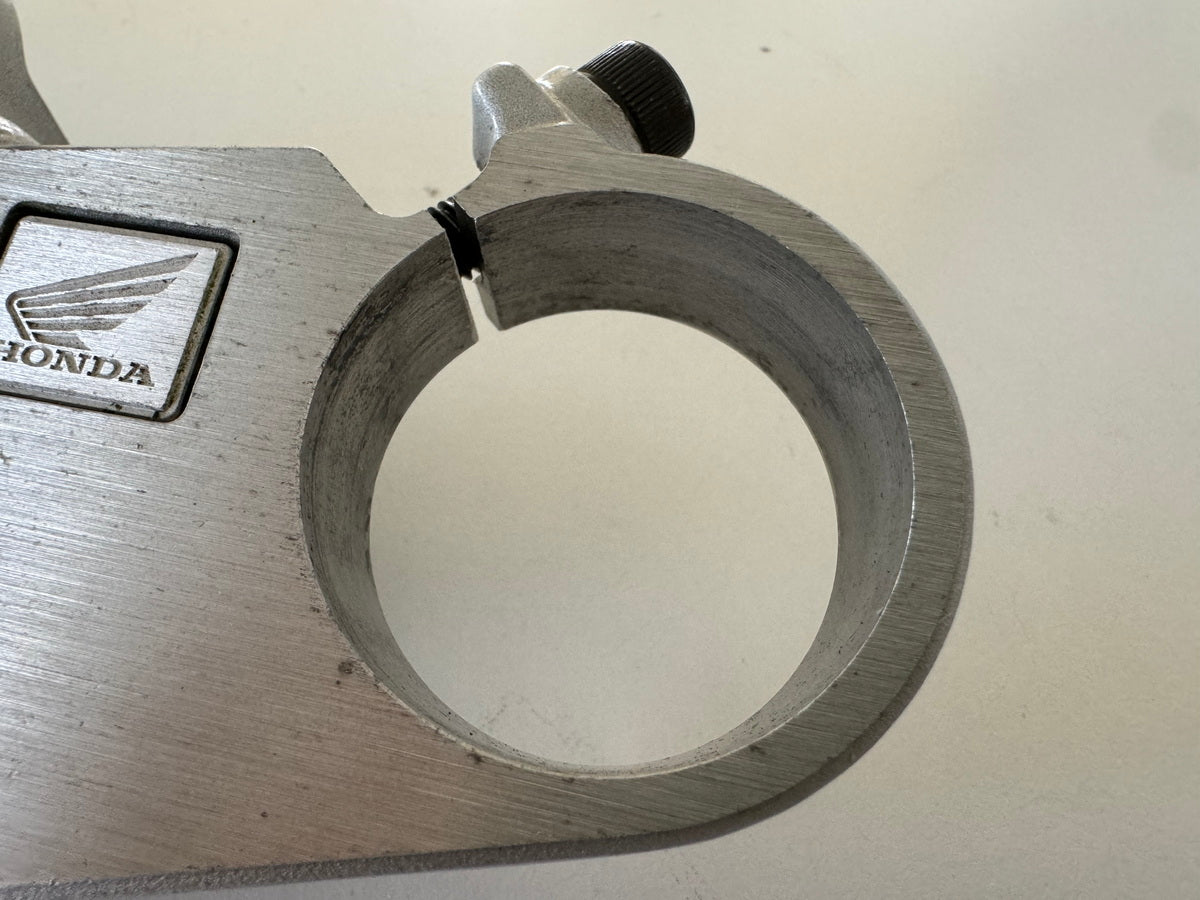 Honda CBR 900 SC28 Gabelbrücke oben silber für Gabelholm Standrohr Gabel 92-95
