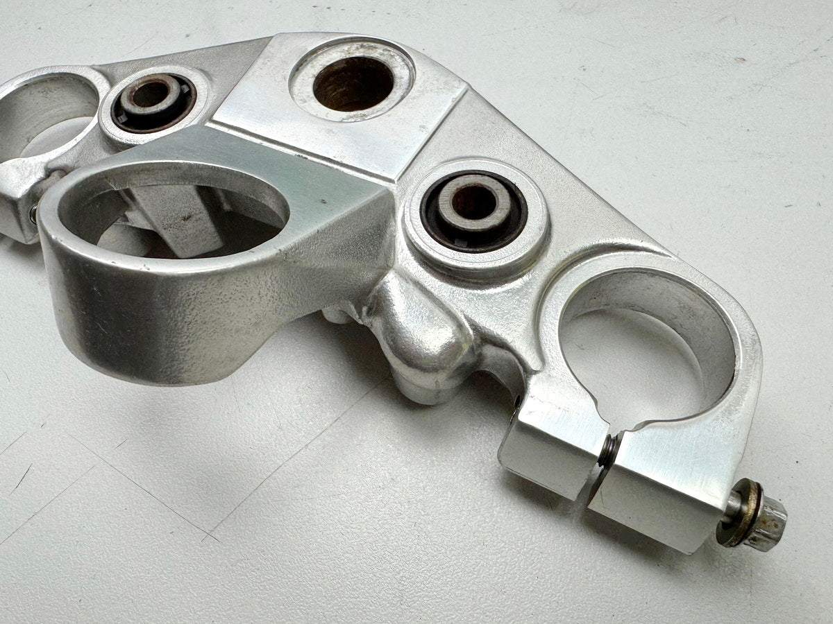 YAMAHA FZX 750 2MU (2JE) Upper Triple Clamp (for Fork Stanchion)