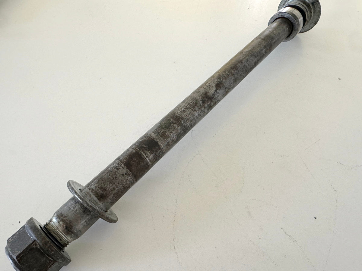 Honda CBR 900 SC28 Steckachse hinten Achse Distanzhülsen Mutter für Felge 92-95