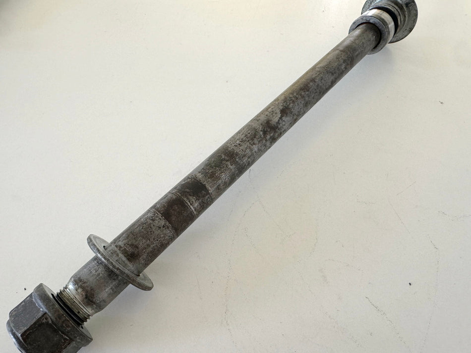 Honda CBR 900 SC28 Steckachse hinten Achse Distanzhülsen Mutter für Felge 92-95