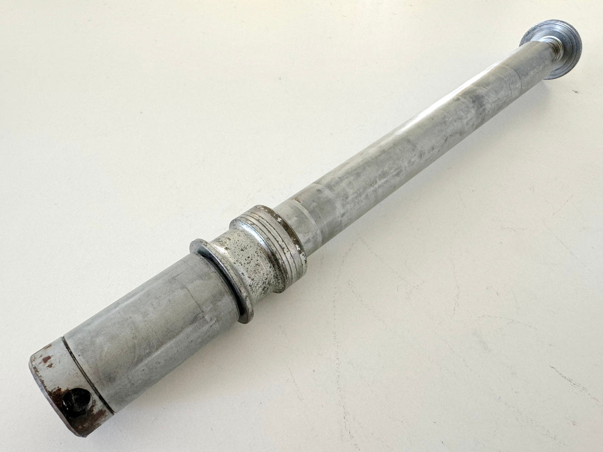 Honda CBR 900 SC28 Steckachse vorn Achse Distanzhülse Schraube für Felge 92-95