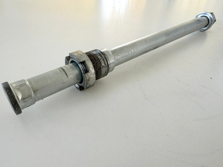 Honda CBR 900 SC28 Schwingachse Achse Schwinge Mutter Abstandshalter 92-95