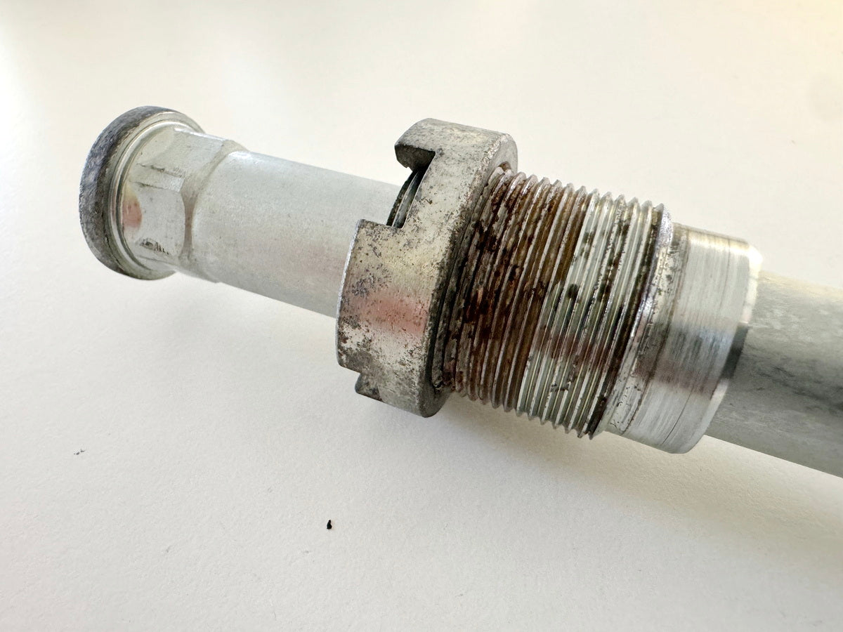 Honda CBR 900 SC28 Schwingachse Achse Schwinge Mutter Abstandshalter 92-95