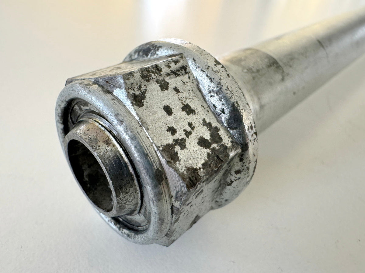 Honda CBR 900 SC28 Schwingachse Achse Schwinge Mutter Abstandshalter 92-95