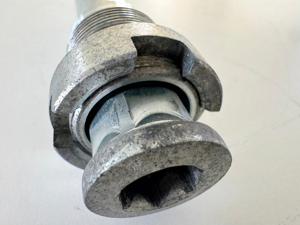 Honda CBR 900 SC28 Schwingachse Achse Schwinge Mutter Abstandshalter 92-95