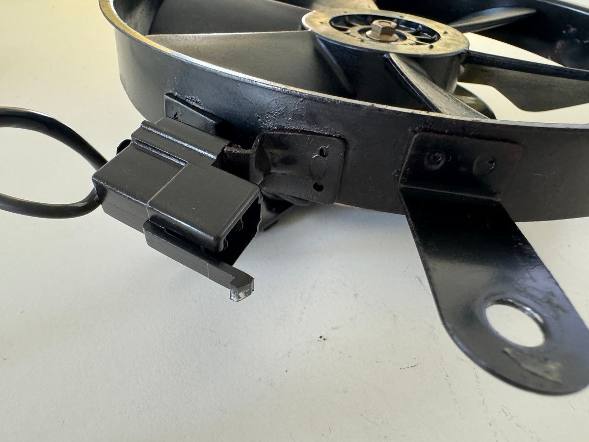 Honda CBR 900 SC28 Lüfter Kühler Lüfterrad Motor Kühlerlüfter Flügelrad  92-95