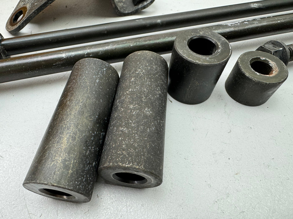 HONDA VT 1100 SC18 Shadow Halterung Motor Achse Bolzen Distanz Abstandshalter