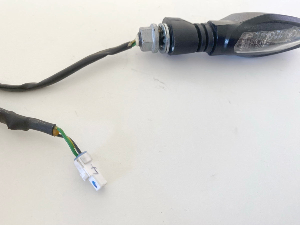HUSQVARNA Vitpilen HQV 401 Blinker rechts hinten (links vorn) orig. NUR 6897 km