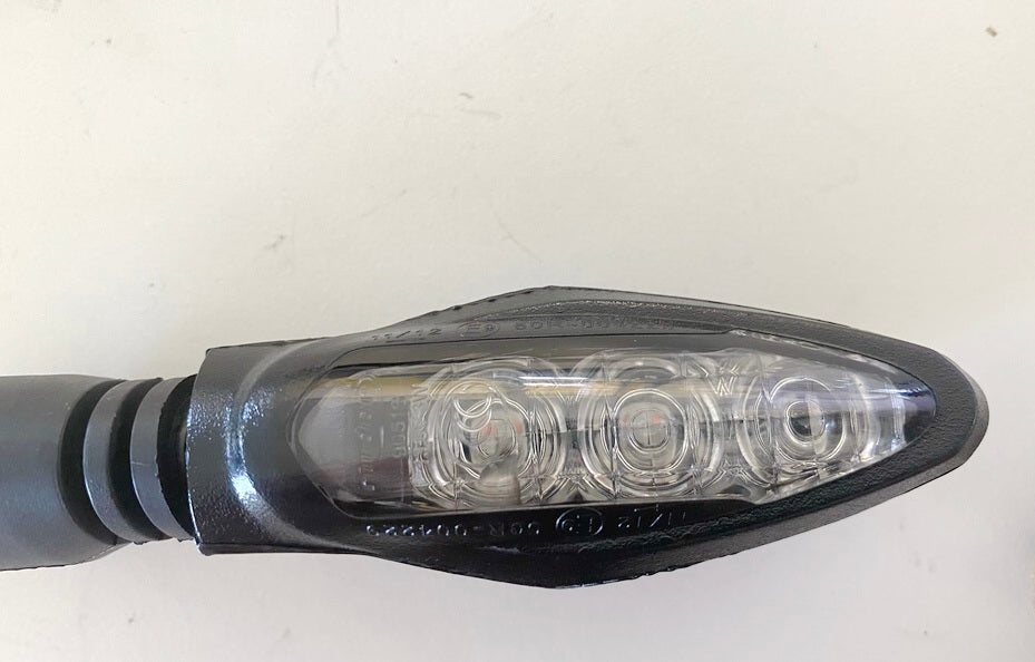 HUSQVARNA Vitpilen HQV 401 Blinker links hinten (rechts vorn) orig. NUR 6897 km