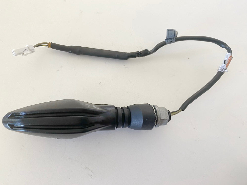 HUSQVARNA Vitpilen HQV 401 Blinker links hinten (rechts vorn) orig. NUR 6897 km