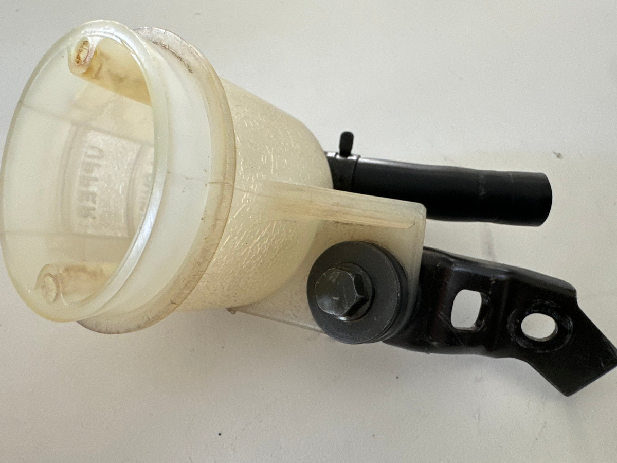 Honda CBR 900 SC28 Bremsflüssigkeitsbehälter vorn original Deckel Membrane 92-95