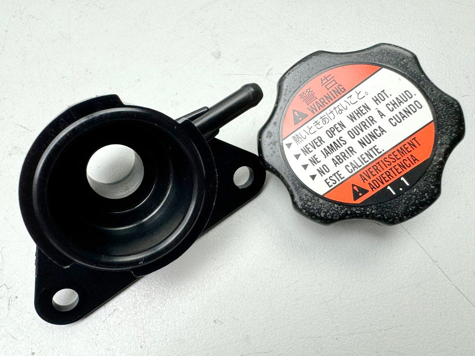 SUZUKI VLR 1800 T WVCT C 1800 R Einfüllstutzen Kühler Kühlerdeckel Verschluß