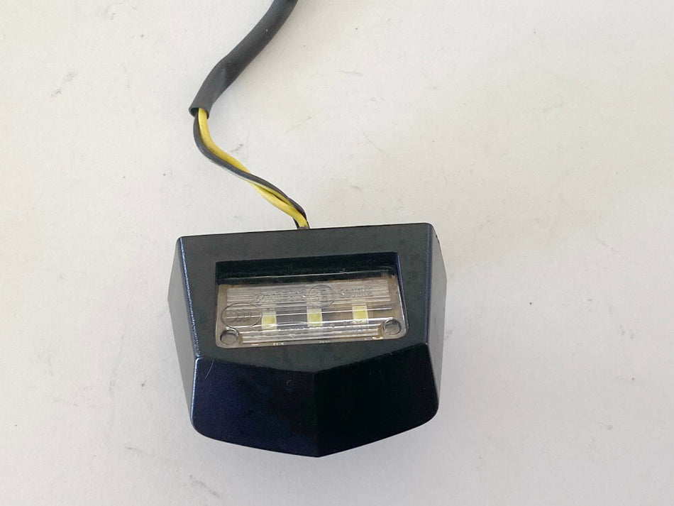 HUSQVARNA Vitpilen HQV 401 Luz de matrícula de la lámpara de la placa 6897 km