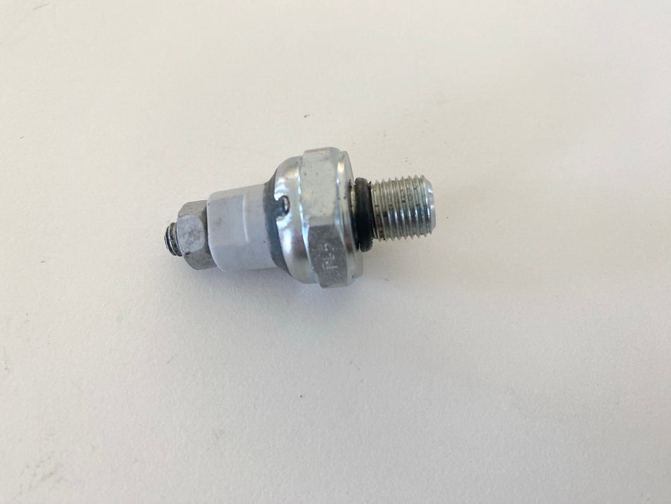 HUSQVARNA Vitpilen HQV 401 Interruptor de presión de aceite (para motor) 6897 km