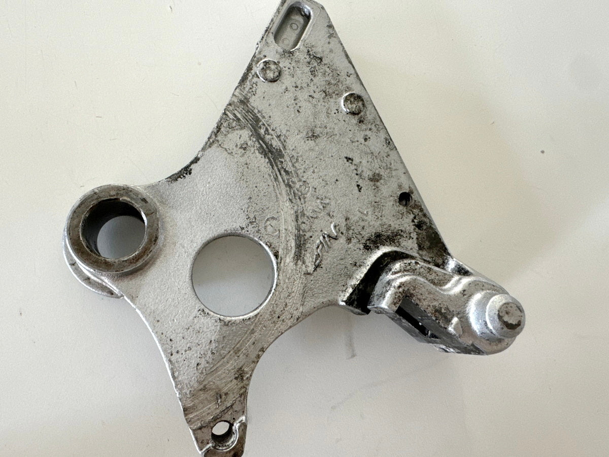 Honda CBR 900 SC28 Ankerplatte Bremssattel hinten Halter Bremszange 92-95