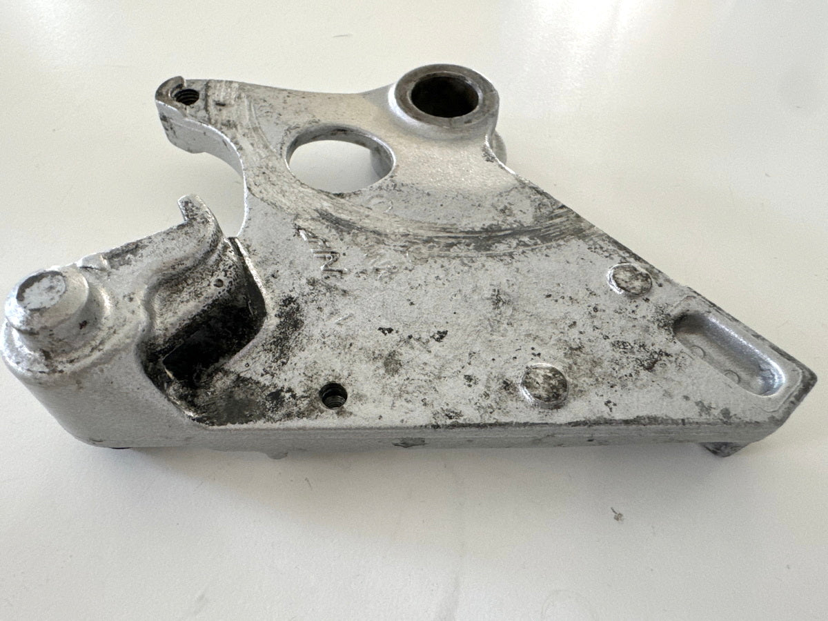 Honda CBR 900 SC28 Ankerplatte Bremssattel hinten Halter Bremszange 92-95