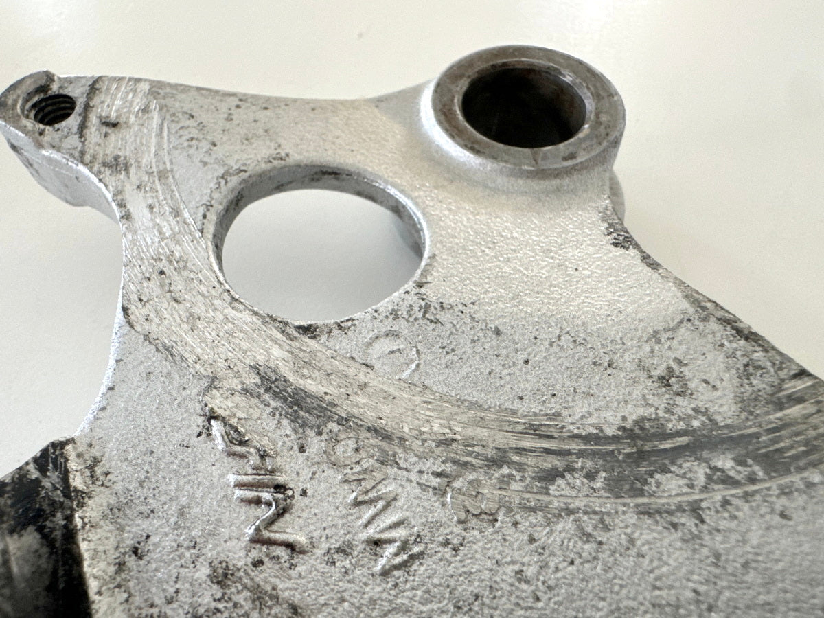 Honda CBR 900 SC28 Ankerplatte Bremssattel hinten Halter Bremszange 92-95