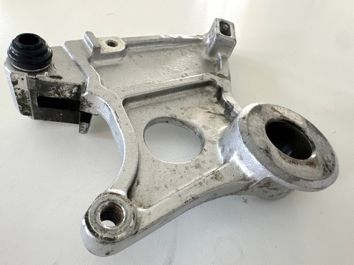 Honda CBR 900 SC28 Ankerplatte Bremssattel hinten Halter Bremszange 92-95