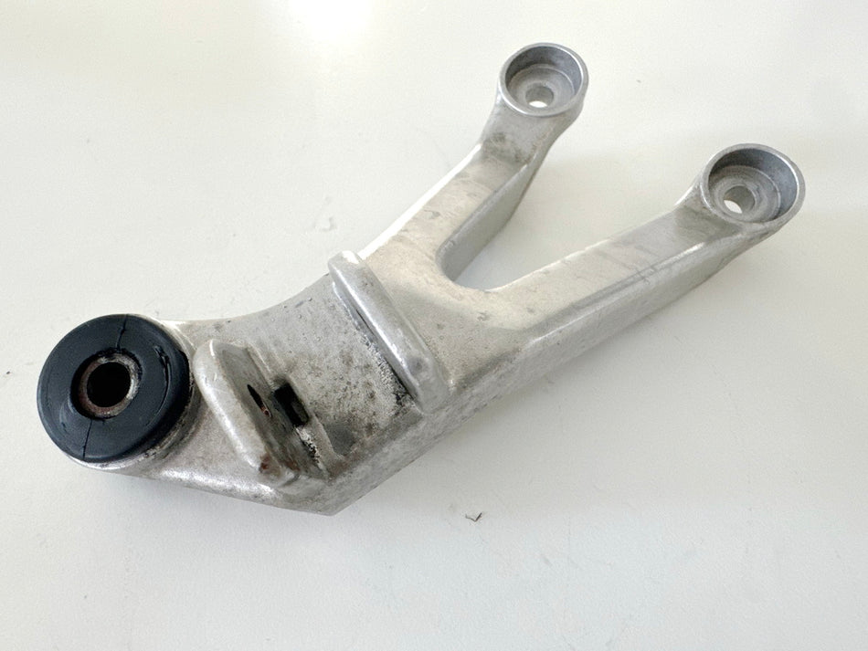 Honda CBR 900 SC28 Fußrastenträger hinten rechts Fußrastenplatte Träger 92-95