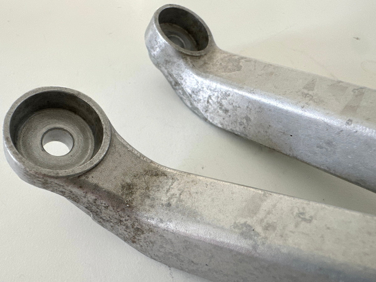 Honda CBR 900 SC28 Fußrastenträger hinten rechts Fußrastenplatte Träger 92-95