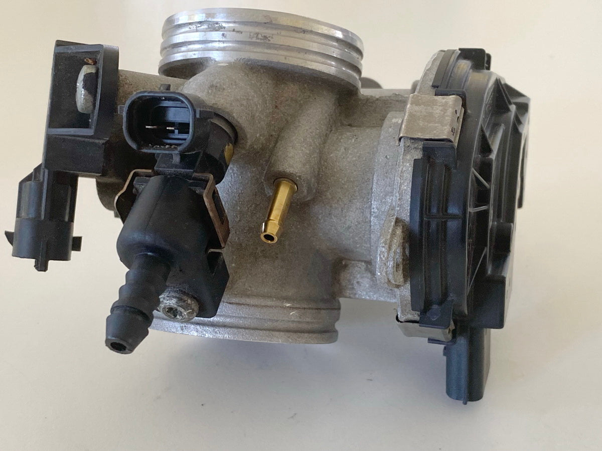 HUSQVARNA Vitpilen HQV 401 Sistema de inyección Cuerpo de acelerador Válvula de mariposa 6897 km