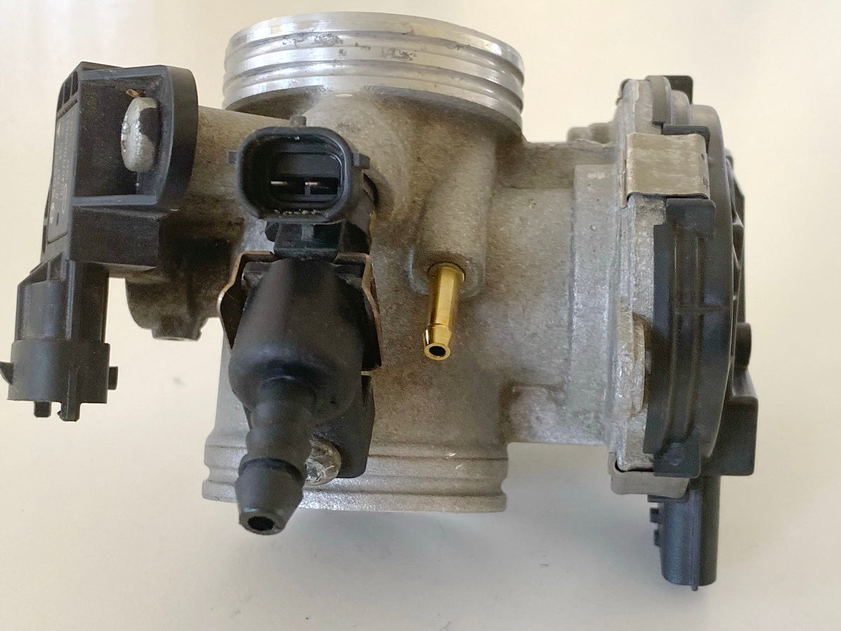 HUSQVARNA Vitpilen HQV 401 Sistema de inyección Cuerpo de acelerador Válvula de mariposa 6897 km
