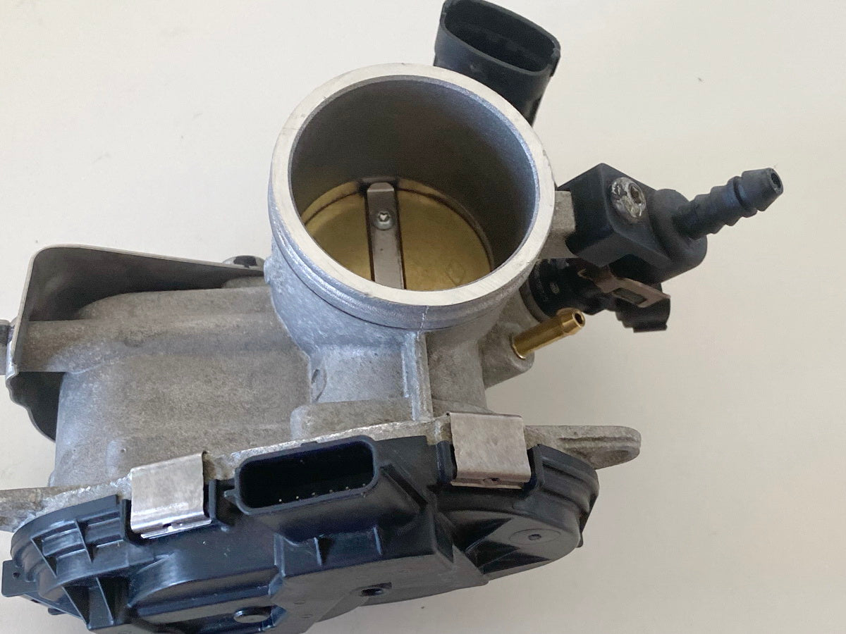 HUSQVARNA Vitpilen HQV 401 Sistema de inyección Cuerpo de acelerador Válvula de mariposa 6897 km
