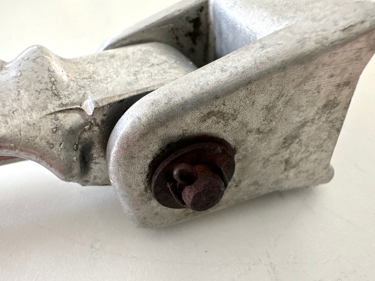 Honda CBR 900 SC28 Fußrastenträger hinten links Fußrastenplatte Fußraste 92-95