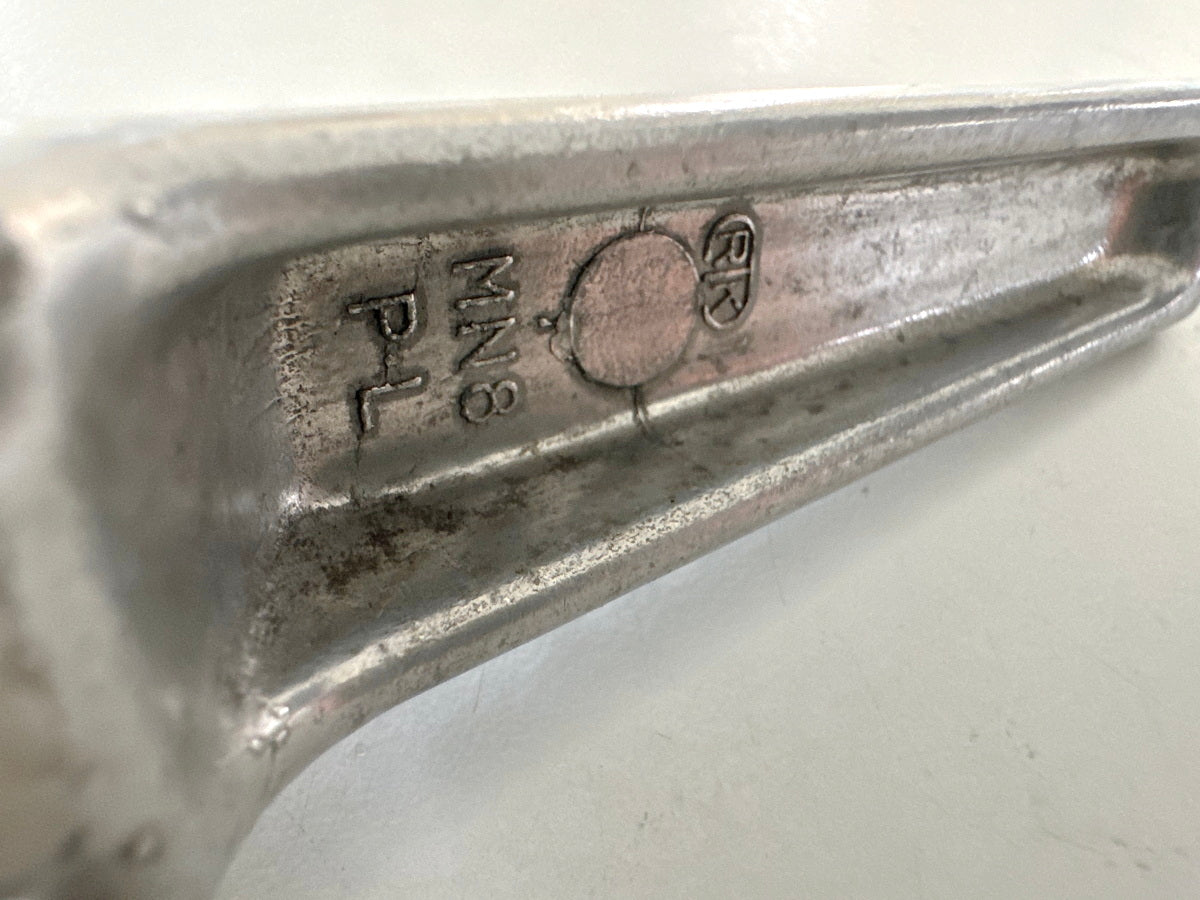 Honda CBR 900 SC28 Fußrastenträger hinten links Fußrastenplatte Fußraste 92-95