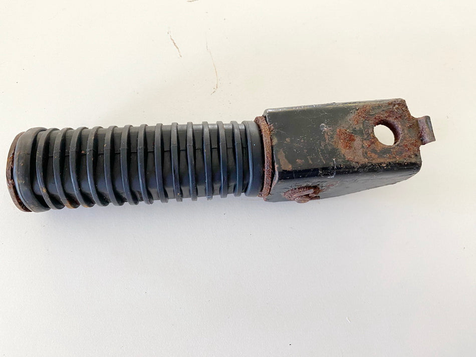 HONDA CX 500 C PC01 Fußraste Sozius links Halter Halteplatte Footrest II
