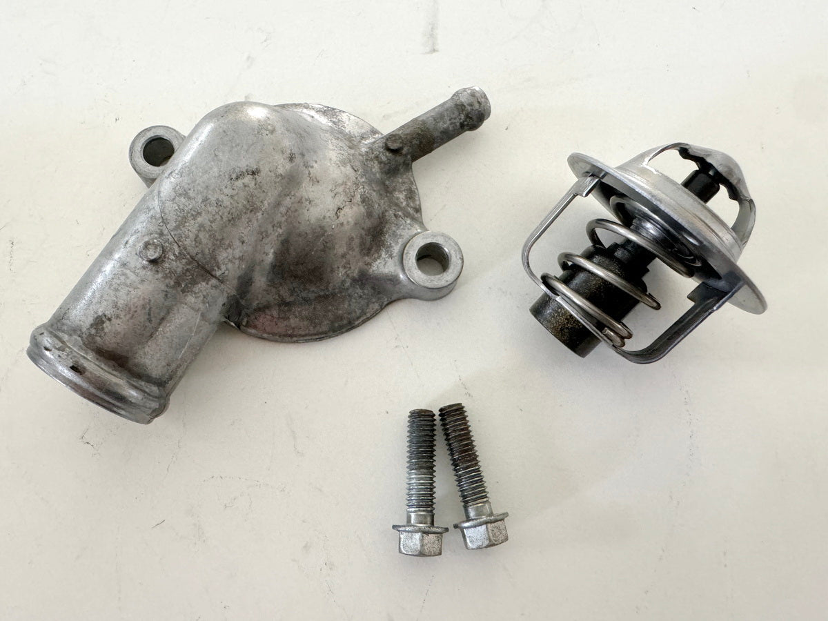 Honda CBR 900 SC28 Thermostat original Thermostatgehäuse Kühlkreislauf  92-95