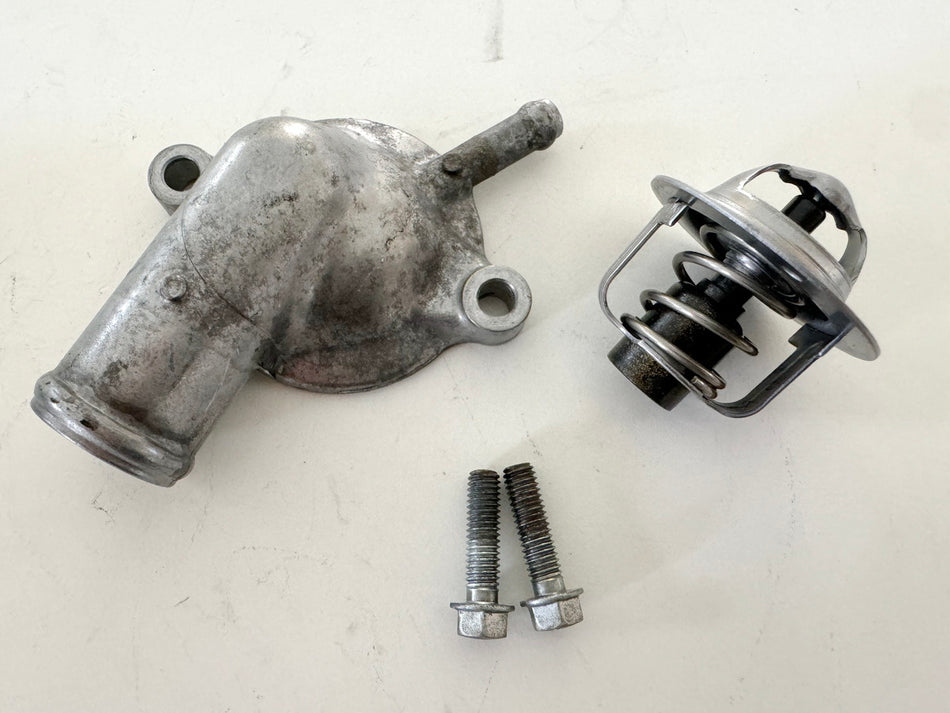 Honda CBR 900 SC28 Thermostat original Thermostatgehäuse Kühlkreislauf  92-95
