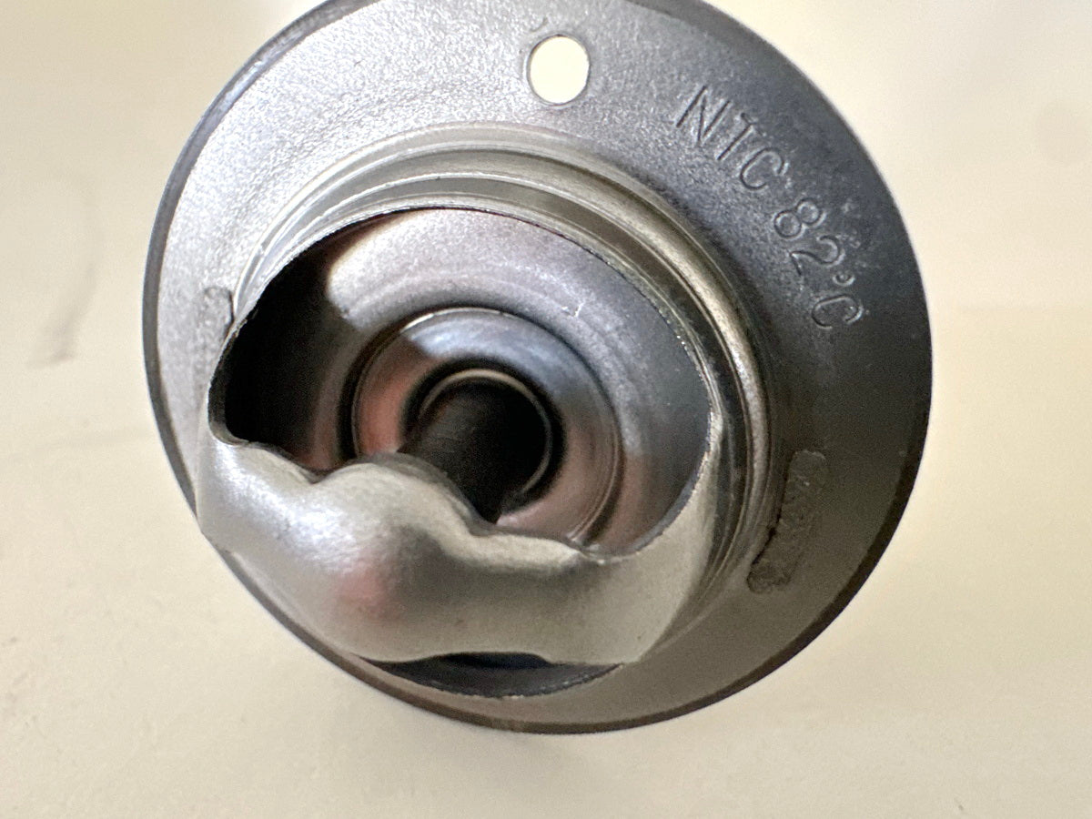 Honda CBR 900 SC28 Thermostat original Thermostatgehäuse Kühlkreislauf  92-95