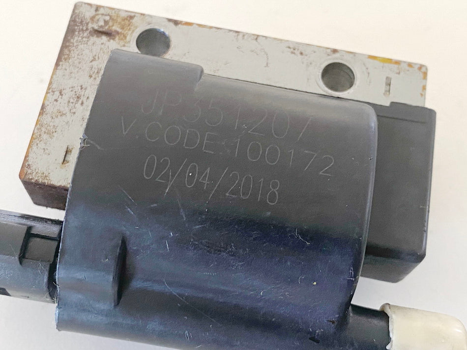 HUSQVARNA Vitpilen HQV 401 Ignition Coil Spark Plug Cap original ONLY 6897 km