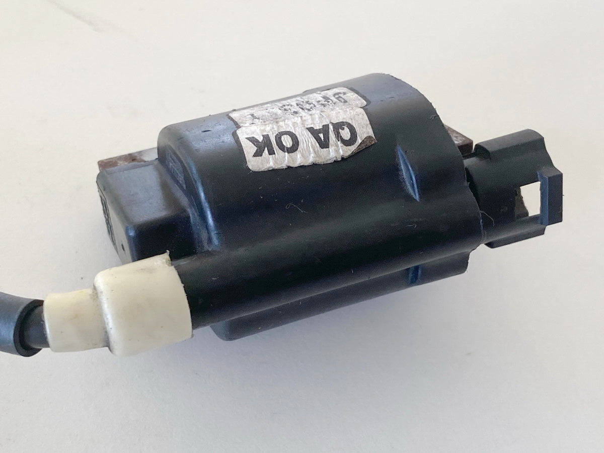 HUSQVARNA Vitpilen HQV 401 Ignition Coil Spark Plug Cap original ONLY 6897 km