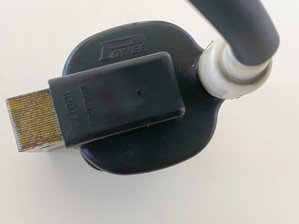 HUSQVARNA Vitpilen HQV 401 Ignition Coil Spark Plug Cap original ONLY 6897 km