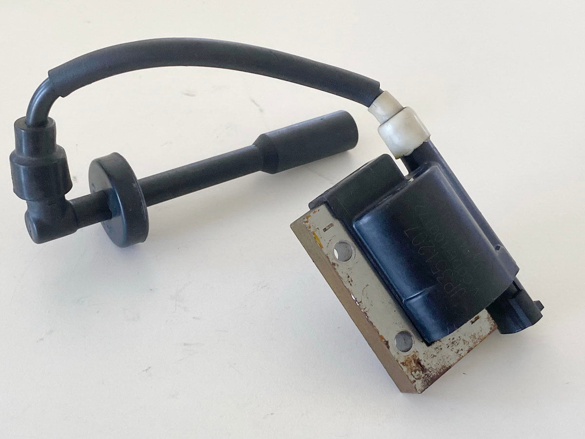 HUSQVARNA Vitpilen HQV 401 Ignition Coil Spark Plug Cap original ONLY 6897 km