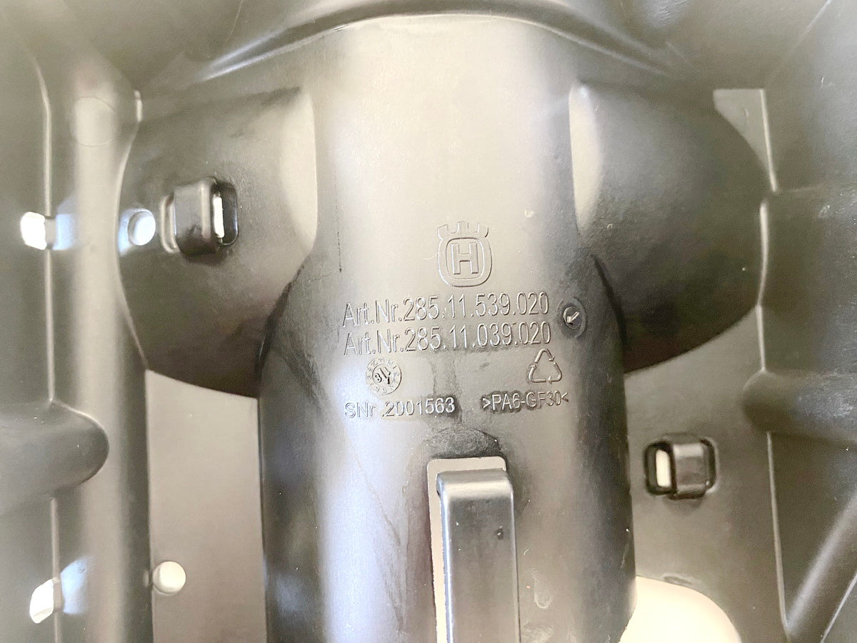 HUSQVARNA Vitpilen HQV 401 Soporte Intermitente delantero Tapa Cubierta Caja eléctrica