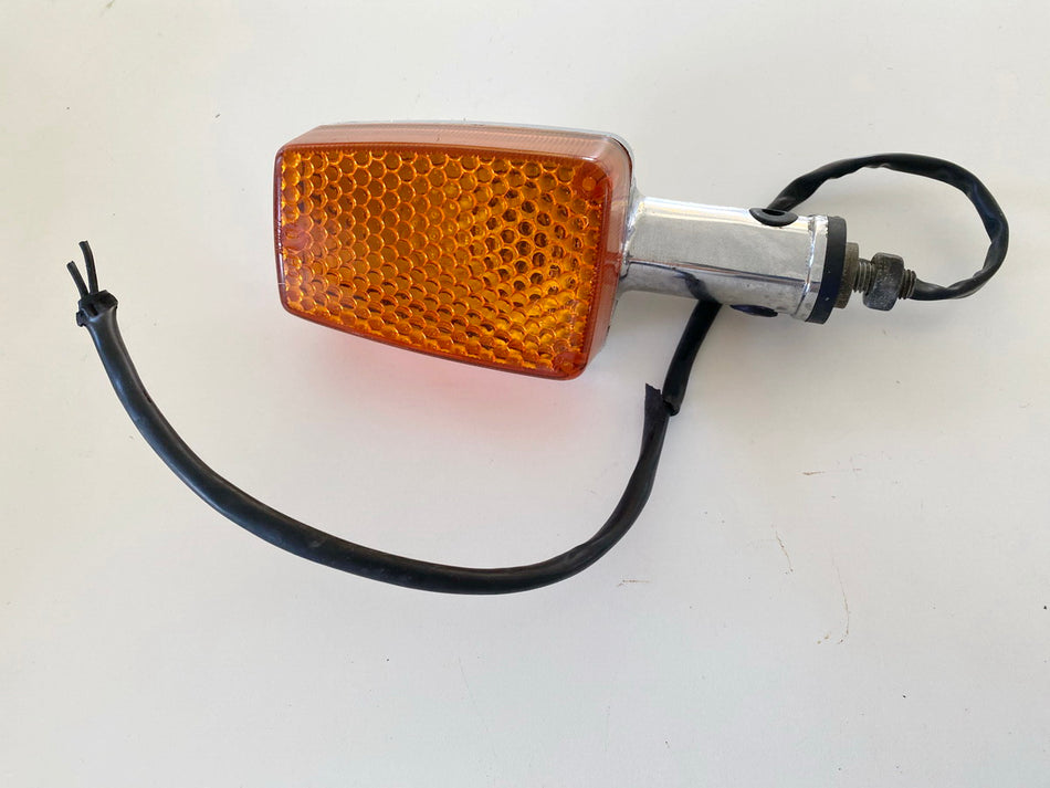 HONDA GL 500 PC02 SILVER WING Indicator front left or rear right Turn Signal