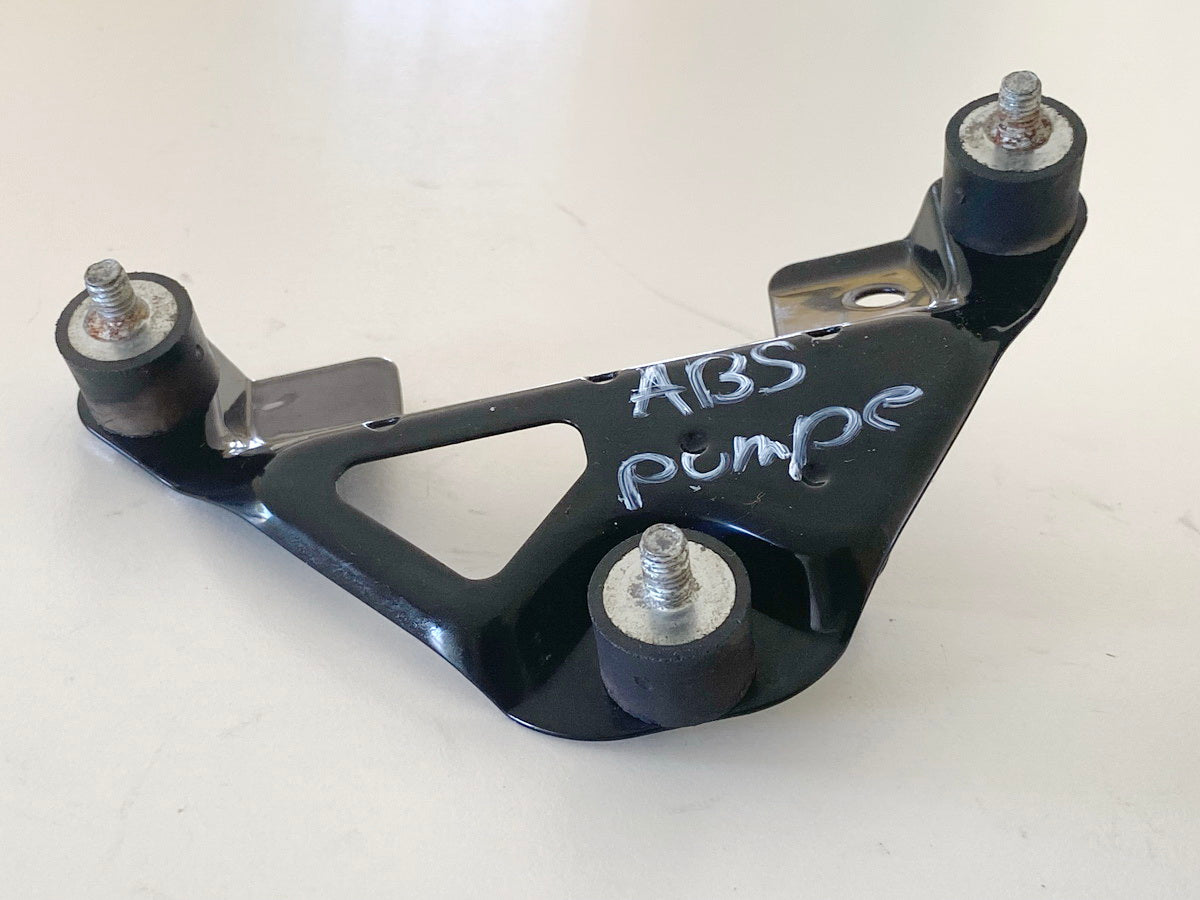HUSQVARNA Vitpilen HQV 401 Soporte bomba ABS Placa de sujeción modulador de presión 6897 km
