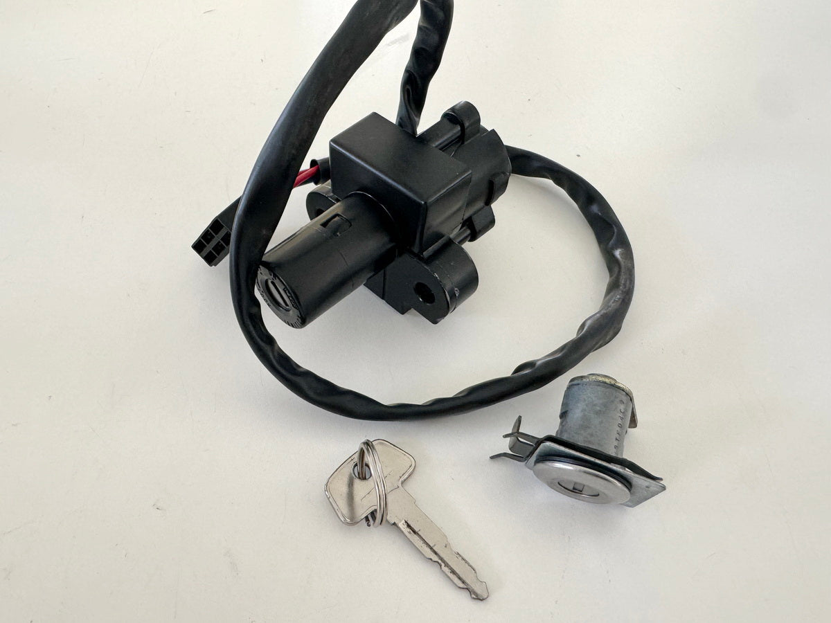 Honda CBR 900 SC28 Zündschloß 1 Schlüssel Schloß Sitzbank 92-93