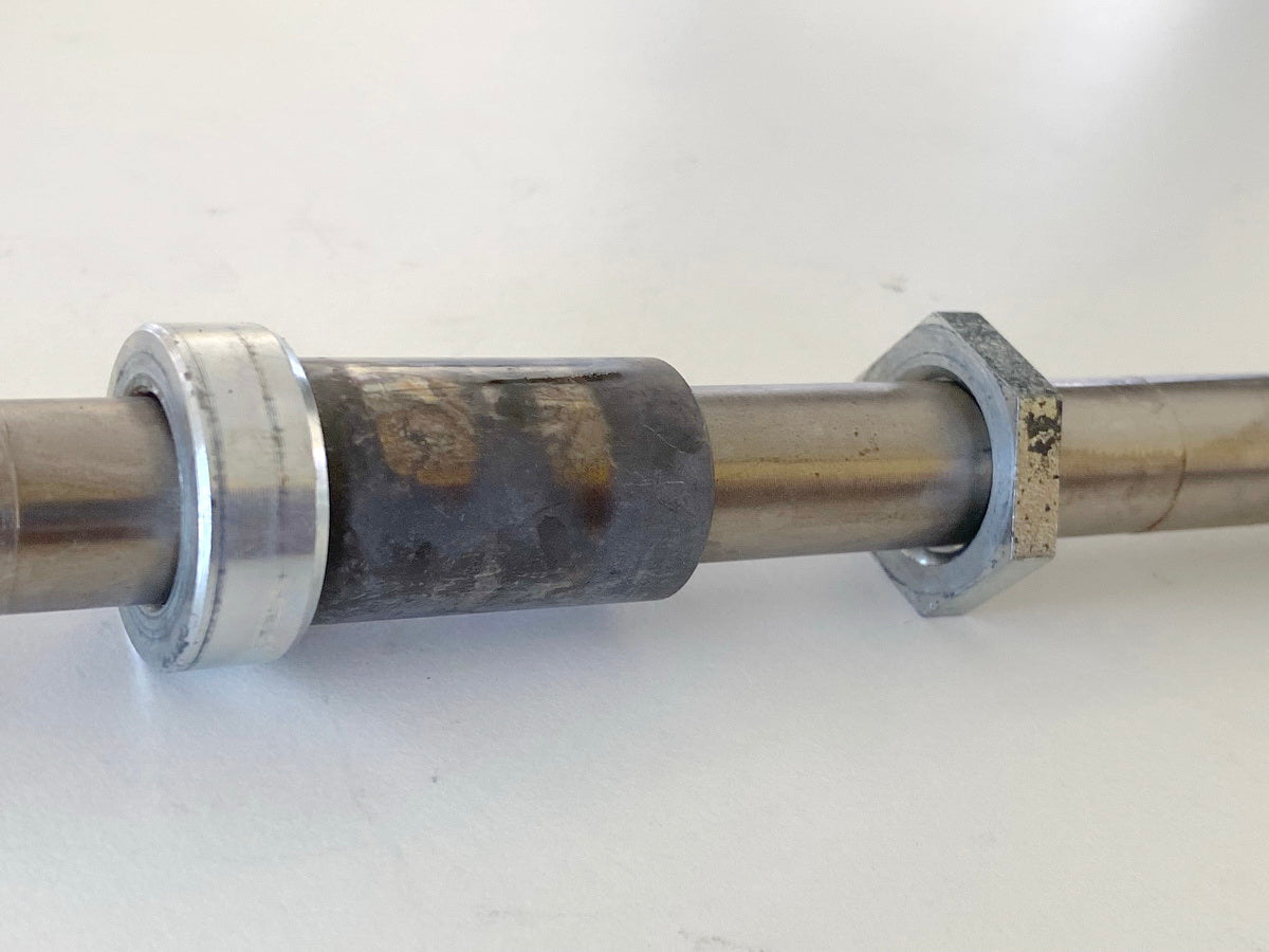 HUSQVARNA Vitpilen HQV 401 swingarm axle shaft through frame 6897 km