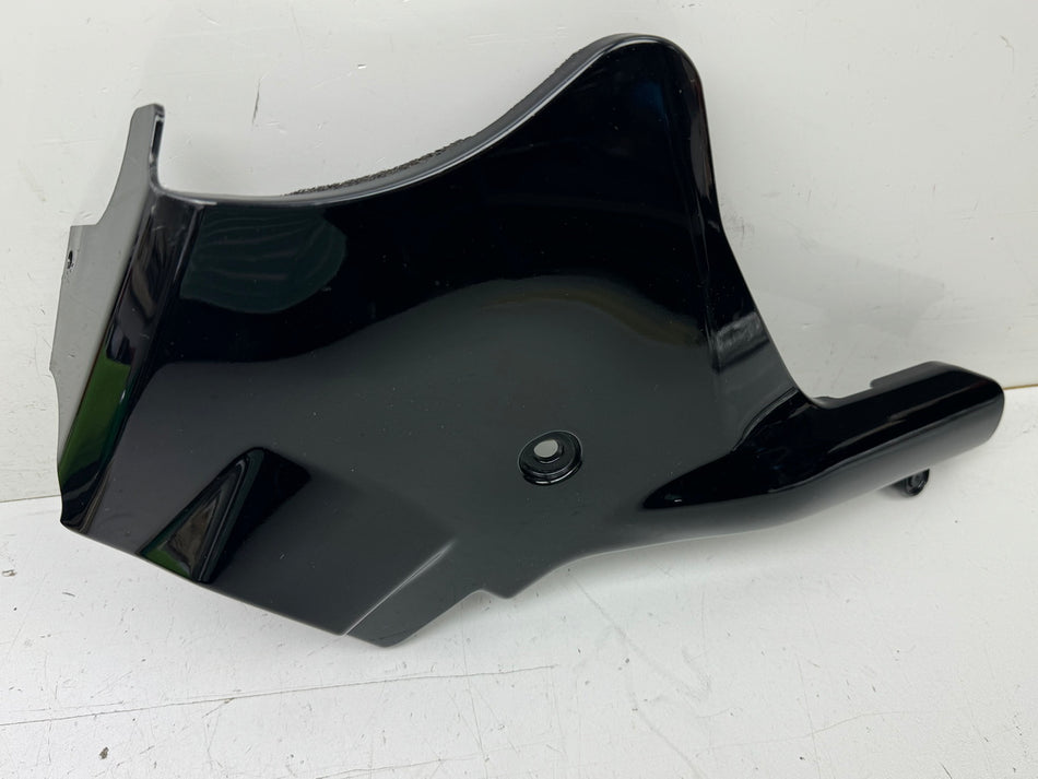 SUZUKI VLR 1800 T WVCT C 1800R Verkleidung Lenkkopf links Abdeckung Rahmen Cover