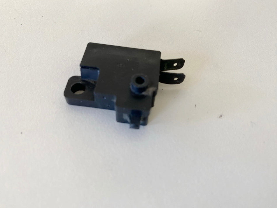 HONDA CX 500 C PC01 Interruptor de luz de freno delantero para cilindro maestro