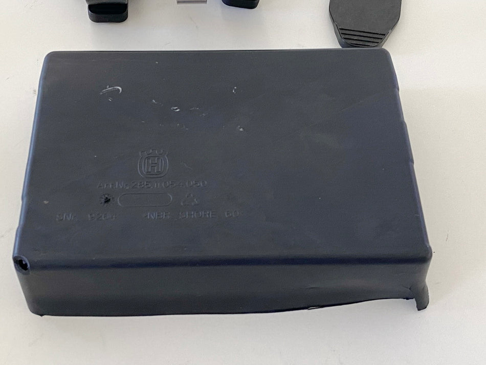 HUSQVARNA Vitpilen HQV 401 Halter Batterie Fach Spannband Batteriekasten