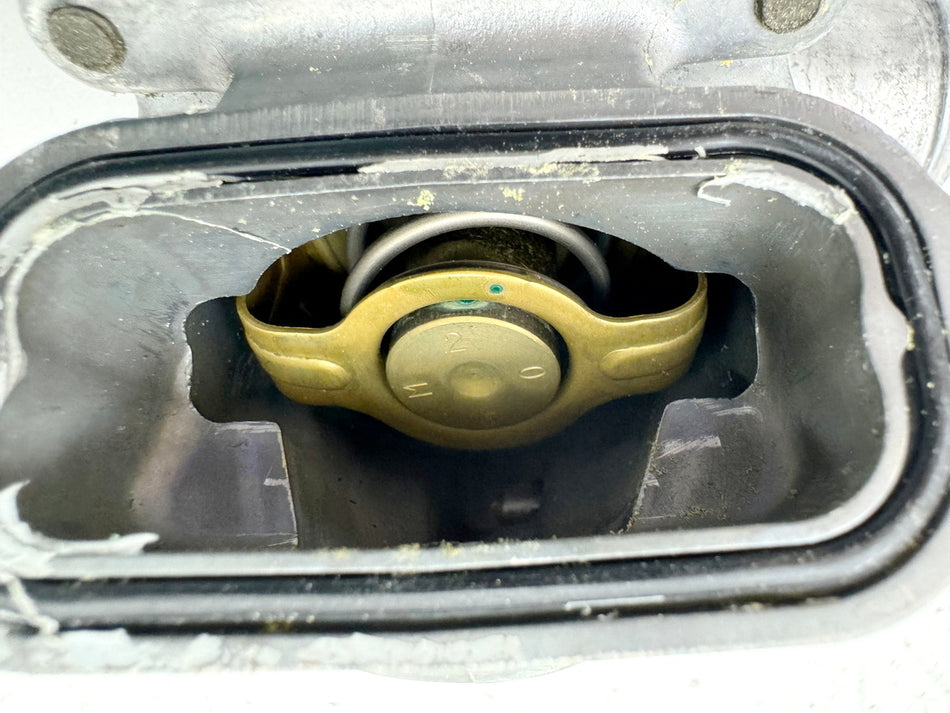 KAWASAKI ZX-10R ZXT00D Thermostat Thermostatgehäuse (für Motor Kühlkreislauf)